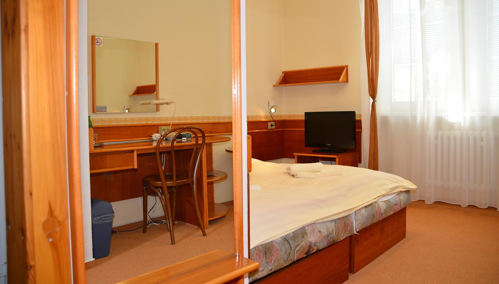 Hotel Penzion Fontis Terrae Trenčianske Teplice Zimmer foto