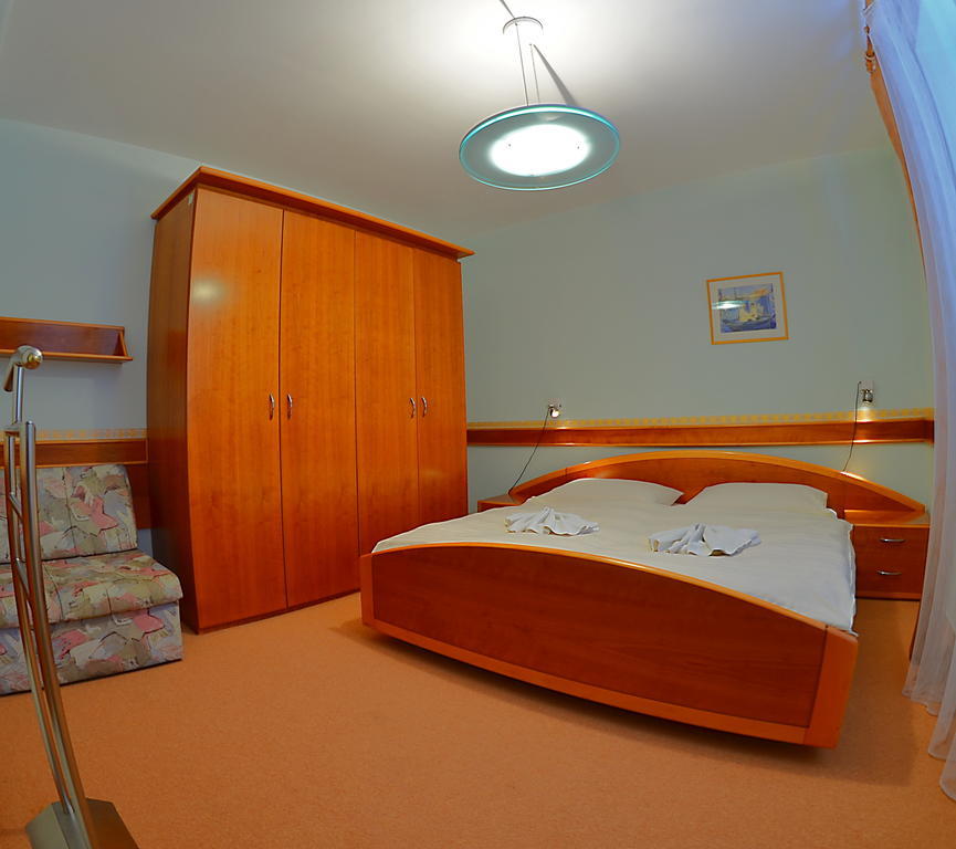 Hotel Penzion Fontis Terrae Trenčianske Teplice Zimmer foto